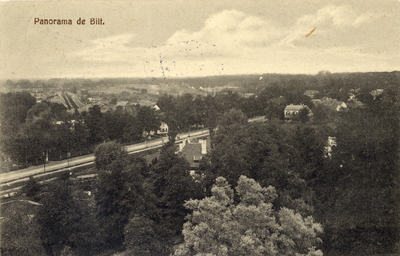 8062 Panorama van het zuidelijk deel van De Bilt vanaf de toren van het Koninklijk Nederlands Meteolorologisch Instituut.